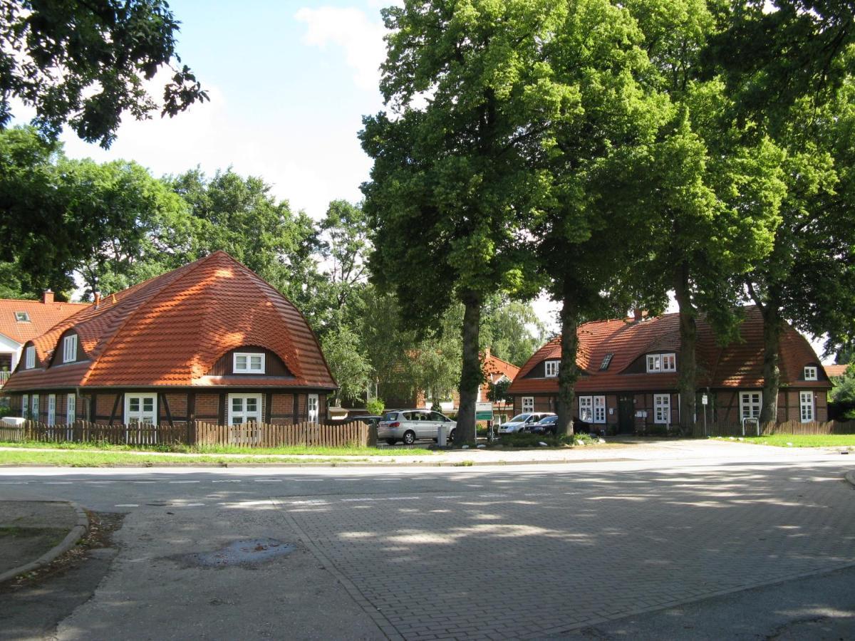 4 Wunderschoene Ferienwohnungen Im Kavaliershaus Schwerin  Esterno foto