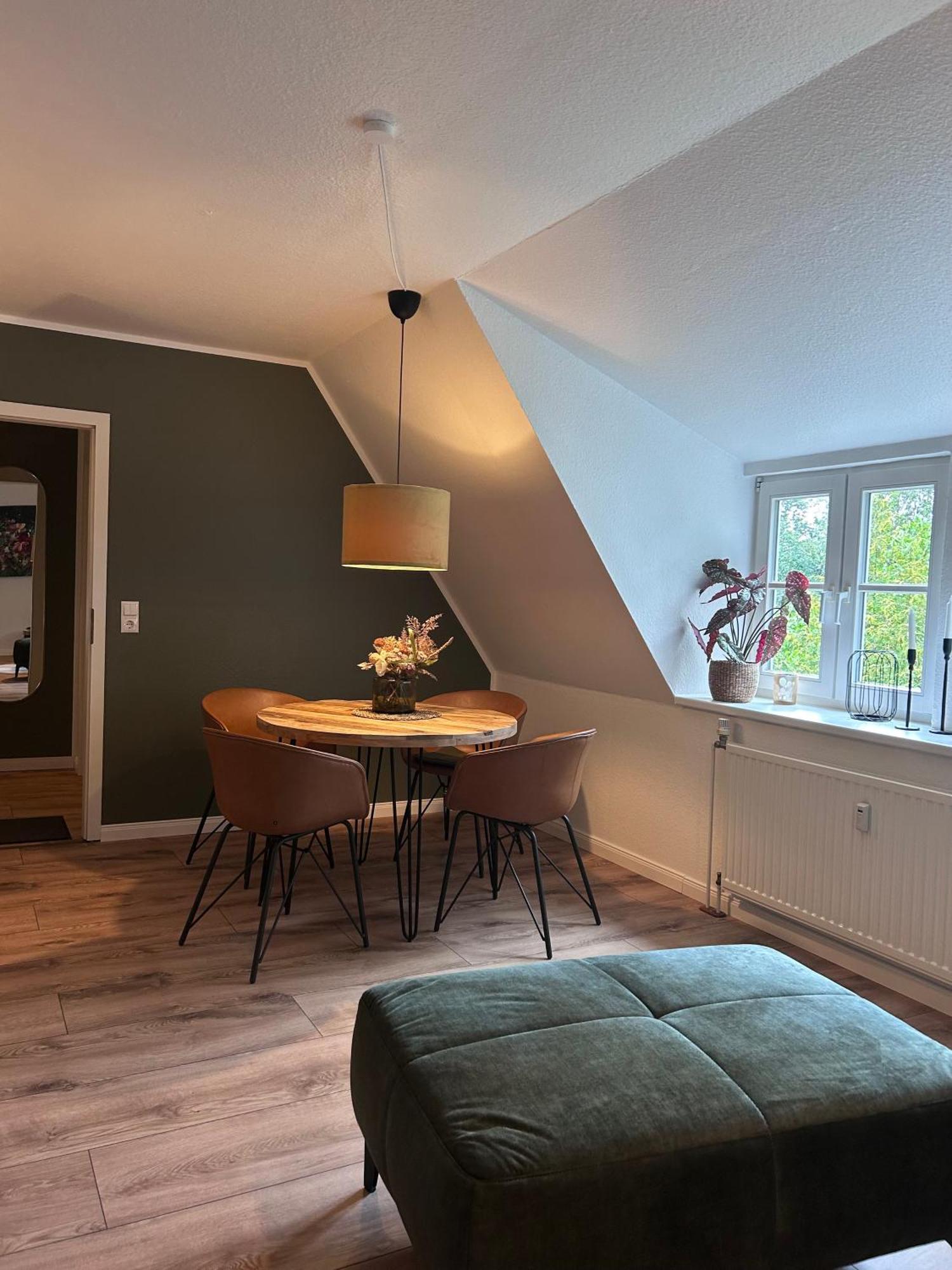 4 Wunderschoene Ferienwohnungen Im Kavaliershaus Schwerin  Esterno foto